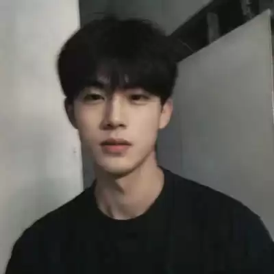 隗逸馨
